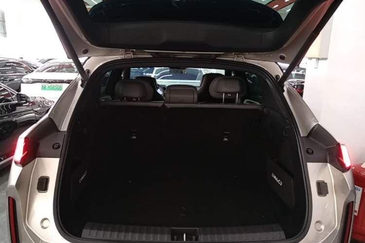 Used Lynk & Co 08 EM-P 2025 120km Long-Range Halo Trunk