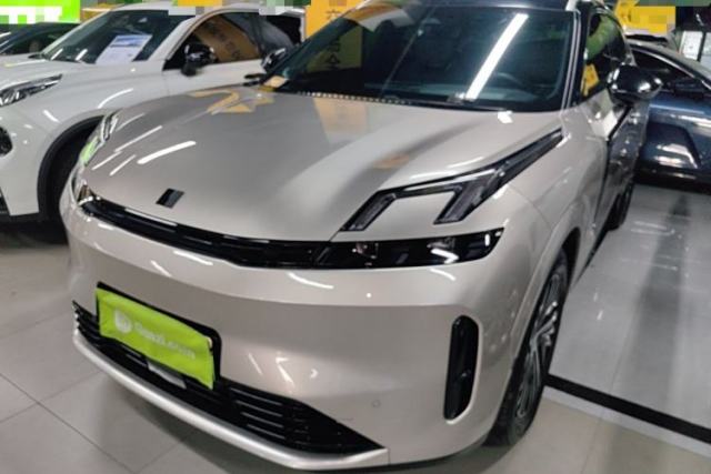 Used Lynk & Co 08 EM-P 2025 120km Long-Range Pro