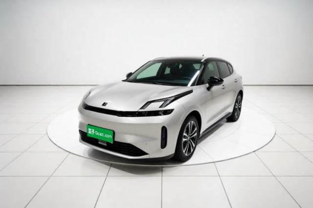 Lynk & Co 08 EM-P 2025 120km Long-Range Pro с пробегом