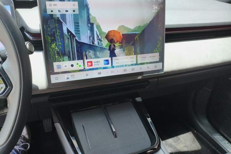 Used Lynk & Co 08 EM-P 2025 120km Long-Range Pro Audio And AC Panel