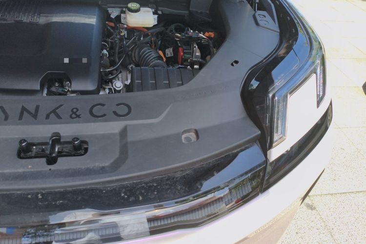 Used Lynk & Co 08 EM-P 2025 120km Long-Range Pro Engine Bay Left
