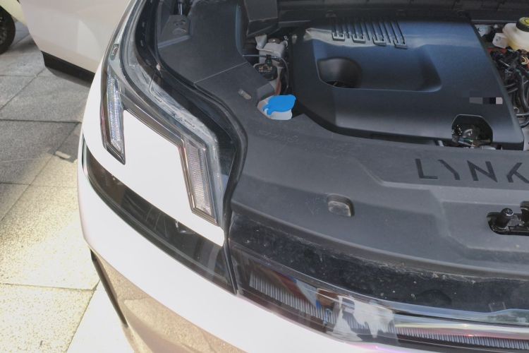 Used Lynk & Co 08 EM-P 2025 120km Long-Range Pro Engine Bay Right