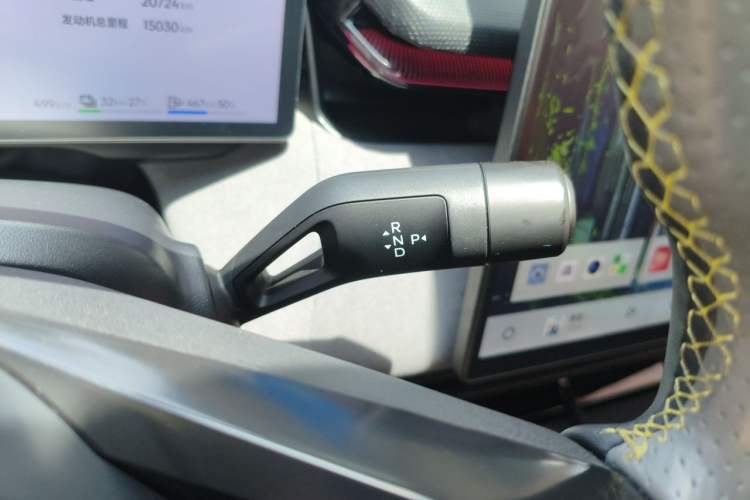 Used Lynk & Co 08 EM-P 2025 120km Long-Range Pro Gear Lever