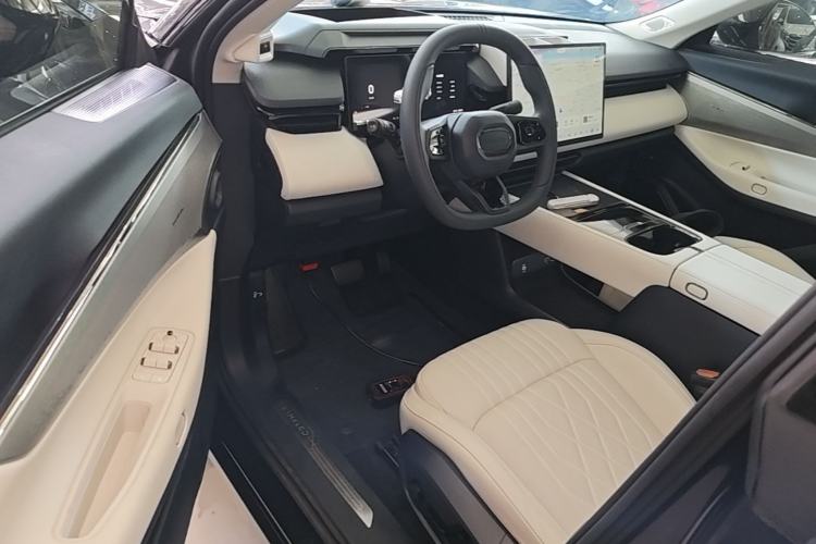 Used Lynk & Co 08 EM-P 2026 Model 210 Four-Wheel Drive Performance Ultra H7 Driver Seat