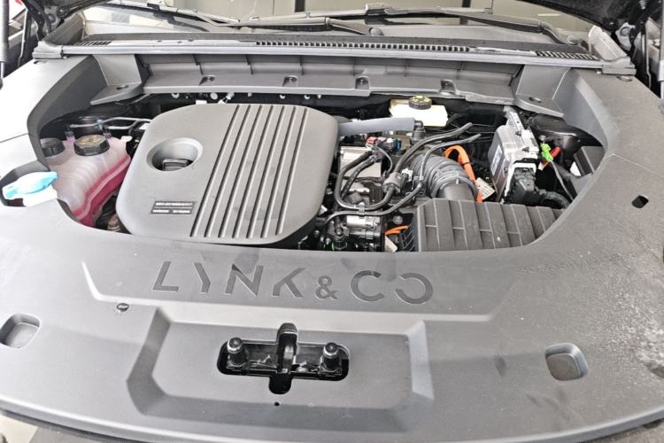 Used Lynk & Co 08 EM-P 2026 Model 230 Extra-Long-Range Ultra H7 Engine Bay