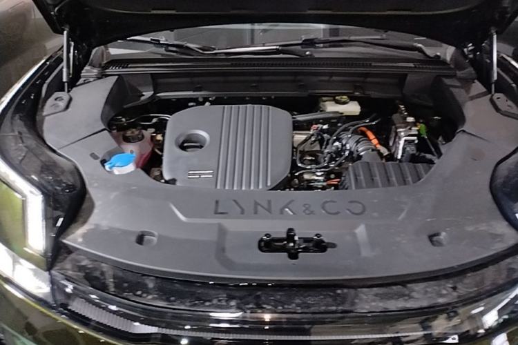 Used Lynk & Co 08 EM-P 2026 Model 210 Four-Wheel Drive Performance Ultra H7 Engine Bay