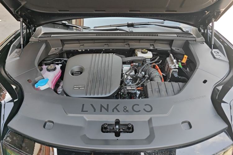Used Lynk & Co 08 EM-P 2026 Model 160 Long-Range Max Engine Bay