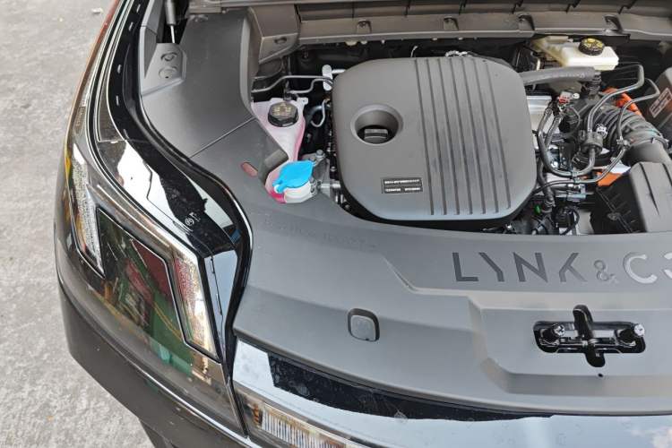 Used Lynk & Co 08 EM-P 2026 Model 160 Long-Range Max Engine Bay Right