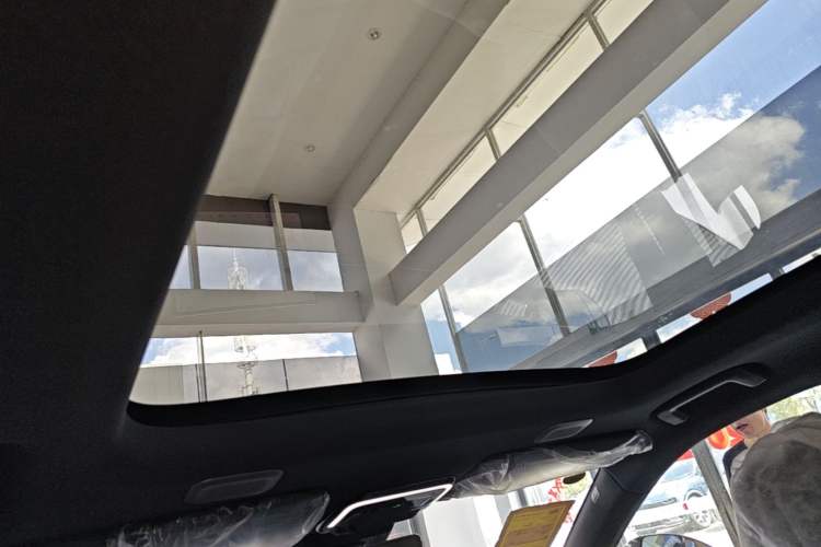Used Lynk & Co 08 EM-P 2026 Model 230 Extra-Long-Range Ultra H7 Headliner
