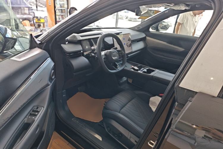Used Lynk & Co 08 EM-P 2026 Model 230 Extra-Long-Range Ultra H7 Left Front Seat