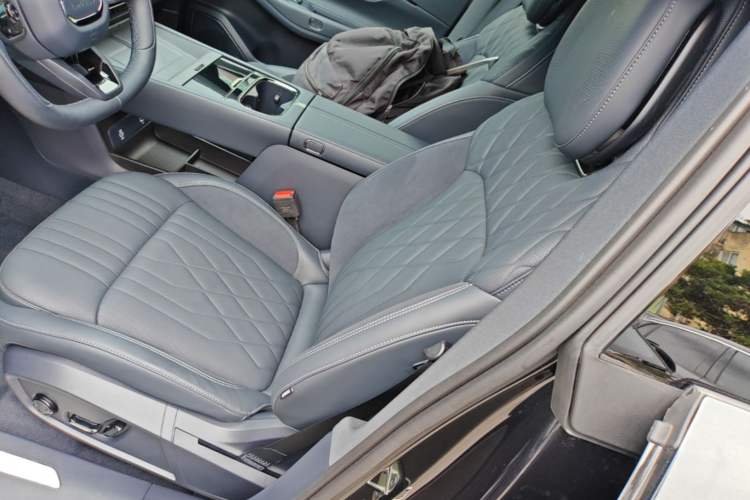 Used Lynk & Co 08 EM-P 2026 Model 160 Long-Range Ultra Left Front Seat