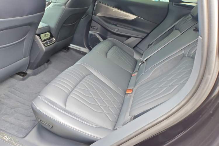 Used Lynk & Co 08 EM-P 2026 Model 160 Long-Range Ultra Left Rear Seat