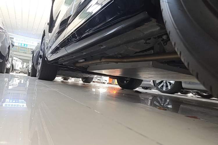 Used Lynk & Co 08 EM-P 2026 Model 210 Four-Wheel Drive Performance Ultra H7 Left Side Sill