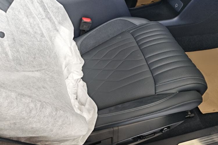 Used Lynk & Co 08 EM-P 2026 Model 230 Extra-Long-Range Ultra H7 Right Front Seat
