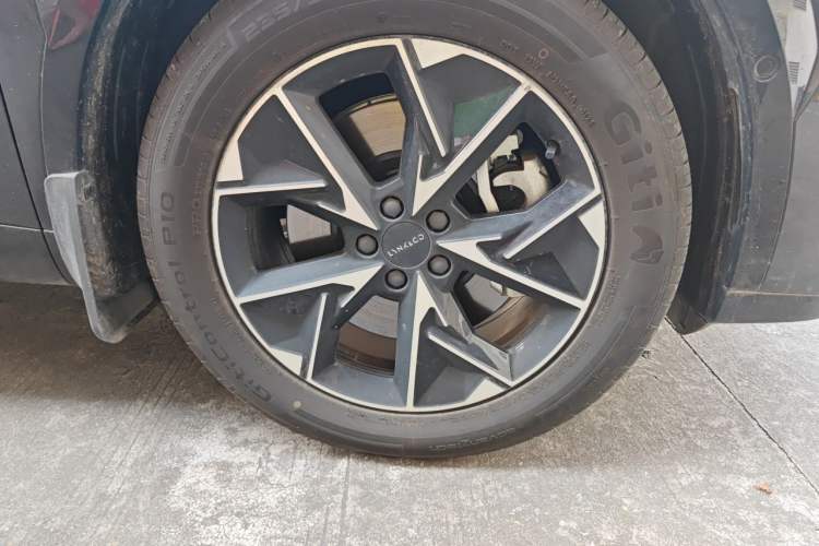 Used Lynk & Co 08 EM-P 2026 Model 160 Long-Range Max Right Front Wheel Hub