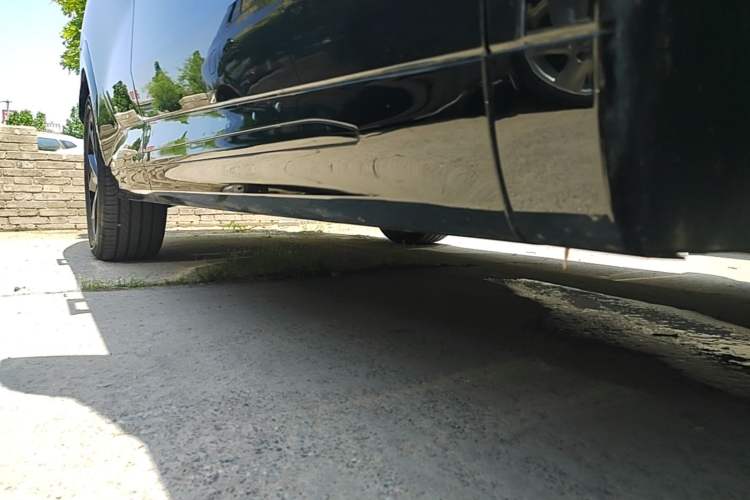 Used Lynk & Co 08 EM-P 2026 Model 160 Long-Range Ultra Right Side Sill