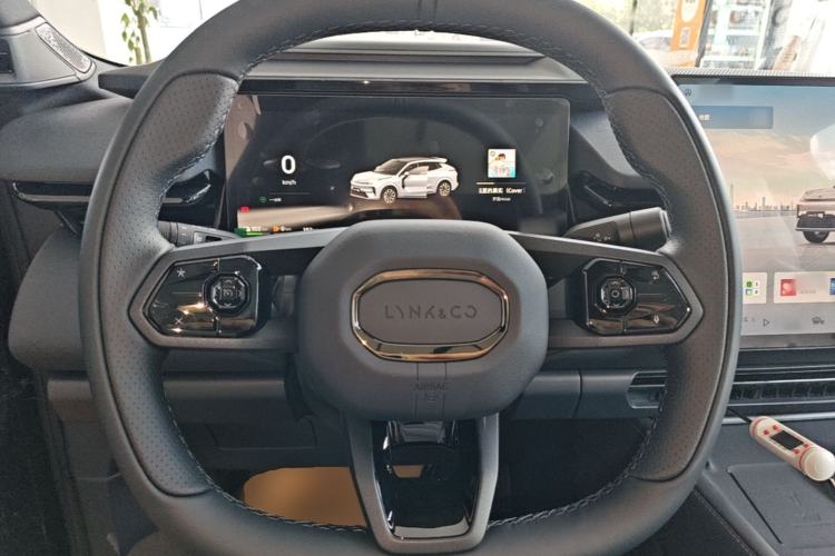 Used Lynk & Co 08 EM-P 2026 Model 230 Extra-Long-Range Ultra H7 Steering Wheel