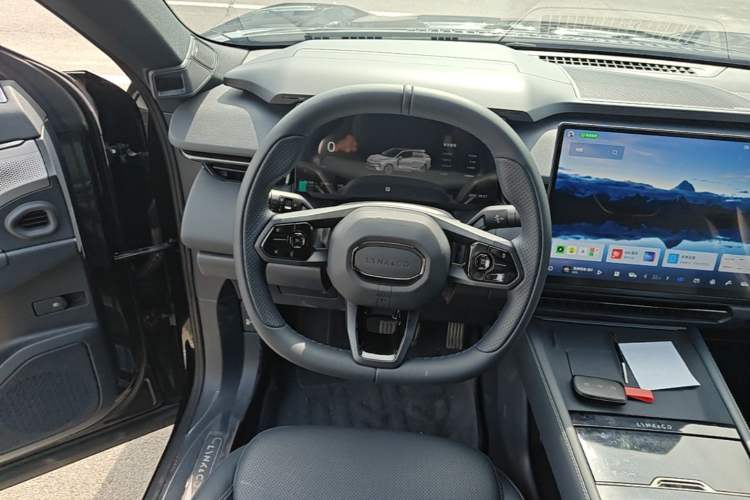 Used Lynk & Co 08 EM-P 2026 Model 160 Long-Range Max Steering Wheel