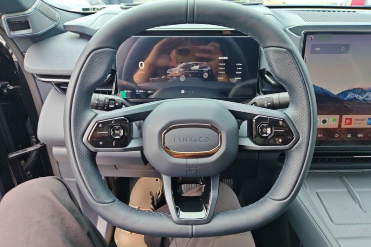 Used Lynk & Co 08 EM-P 2026 Model 160 Long-Range Ultra Steering Wheel