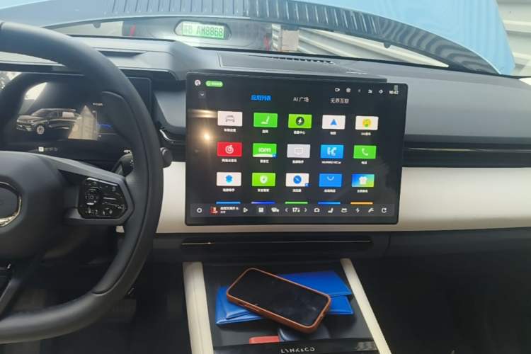 Used Lynk & Co 08 EM-P 2026 Model 210 Four-Wheel Drive Performance Ultra H7 Audio And AC Panel