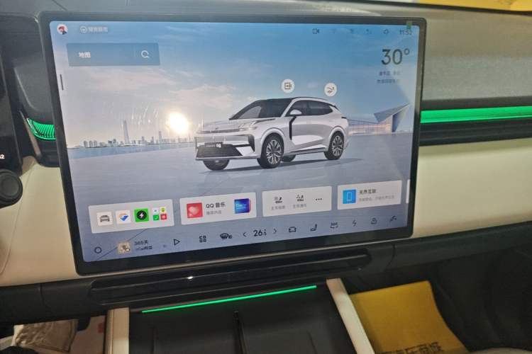 Used Lynk & Co 08 EM-P 2026 Model 210 Four-Wheel Drive Performance Ultra H7 Audio And AC Panel