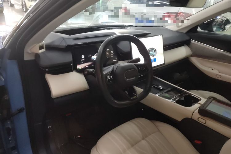 Used Lynk & Co 08 EM-P 2026 Model 210 Four-Wheel Drive Performance Ultra H7 Center Console