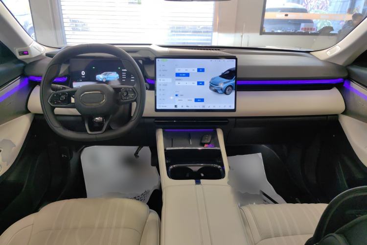Used Lynk & Co 08 EM-P 2026 Model 210 Four-Wheel Drive Performance Ultra H7 Center Console