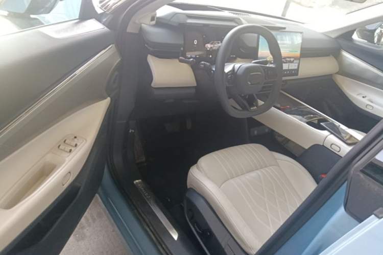 Used Lynk & Co 08 EM-P 2026 Model 210 Four-Wheel Drive Performance Ultra H7 Driver Seat