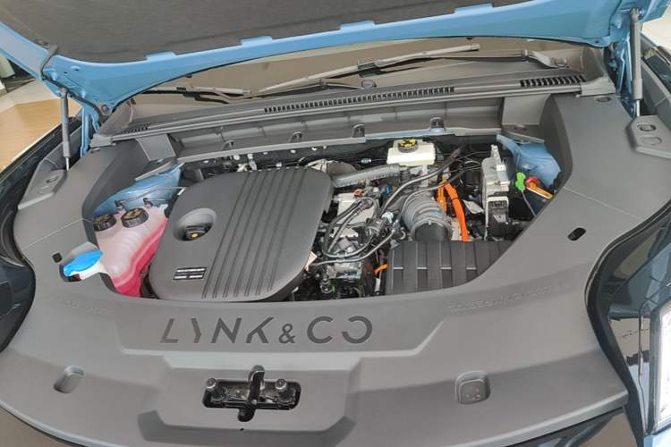 Used Lynk & Co 08 EM-P 2026 Model 210 Four-Wheel Drive Performance Ultra H7 Engine Bay