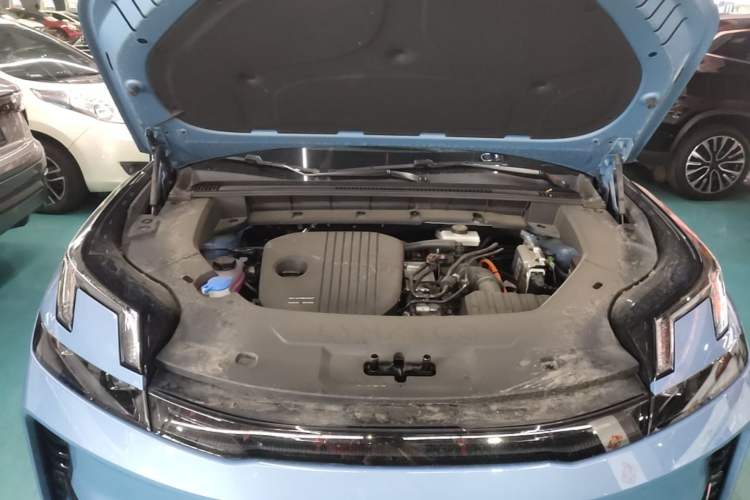 Used Lynk & Co 08 EM-P 2026 Model 210 Four-Wheel Drive Performance Ultra H7 Engine Bay