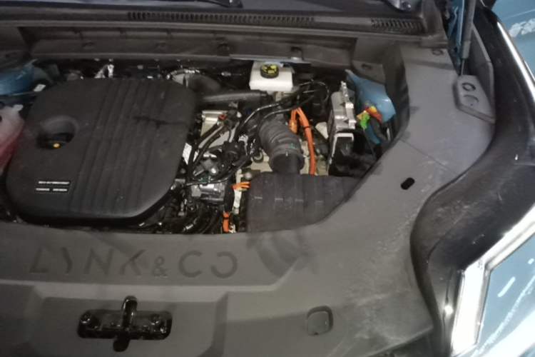 Used Lynk & Co 08 EM-P 2026 Model 210 Four-Wheel Drive Performance Ultra H7 Engine Bay Left