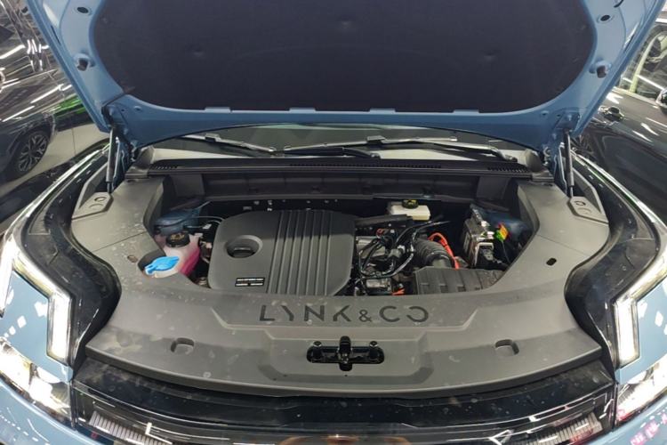 Used Lynk & Co 08 EM-P 2026 Model 210 Four-Wheel Drive Performance Ultra H7 Engine Bay