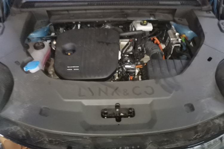 Used Lynk & Co 08 EM-P 2026 Model 210 Four-Wheel Drive Performance Ultra H7 Engine Bay