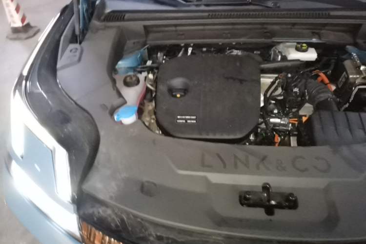 Used Lynk & Co 08 EM-P 2026 Model 210 Four-Wheel Drive Performance Ultra H7 Engine Bay Right