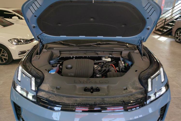 Used Lynk & Co 08 EM-P 2026 Model 210 Four-Wheel Drive Performance Ultra H7 Engine Bay