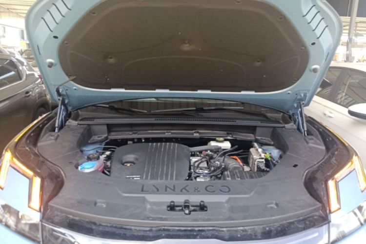 Used Lynk & Co 08 EM-P 2026 Model 210 Four-Wheel Drive Performance Ultra H7 Engine Bay