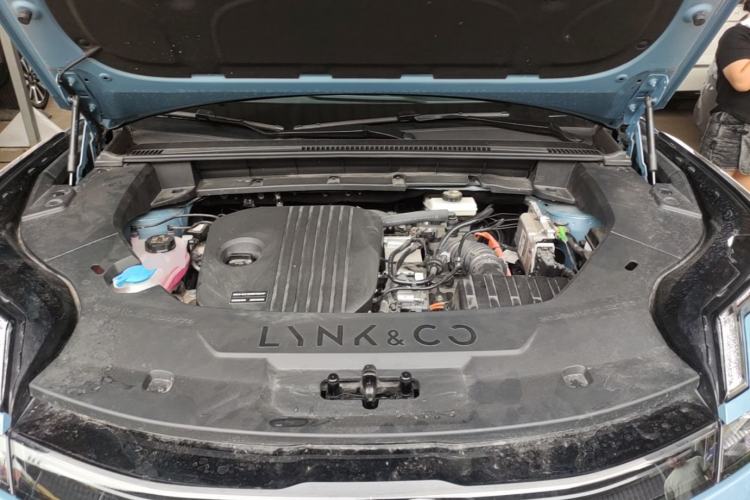 Used Lynk & Co 08 EM-P 2026 Model 210 Four-Wheel Drive Performance Ultra H7 Engine Bay