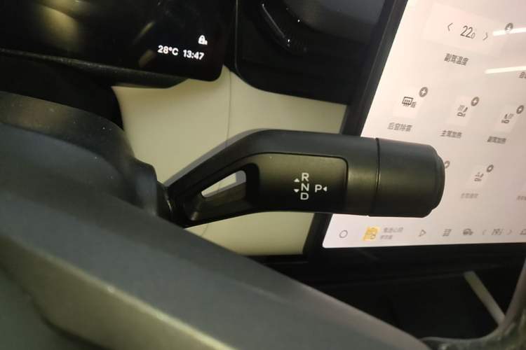 Used Lynk & Co 08 EM-P 2026 Model 210 Four-Wheel Drive Performance Ultra H7 Gear Lever