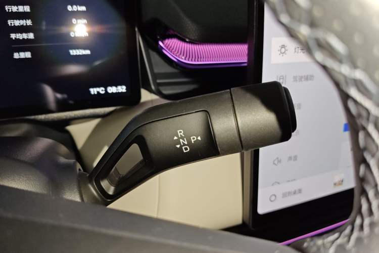 Used Lynk & Co 08 EM-P 2026 Model 210 Four-Wheel Drive Performance Ultra H7 Gear Lever