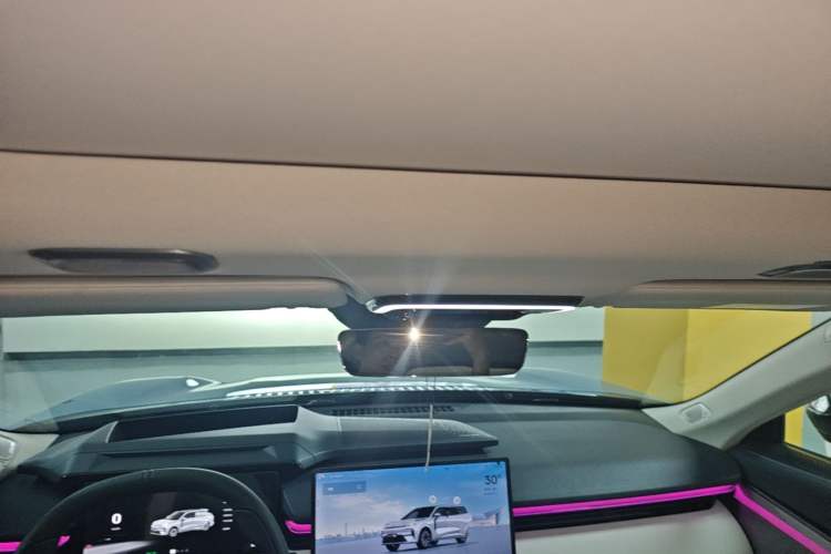 Used Lynk & Co 08 EM-P 2026 Model 210 Four-Wheel Drive Performance Ultra H7 Headliner