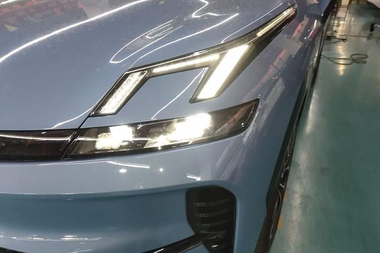 Used Lynk & Co 08 EM-P 2026 Model 210 Four-Wheel Drive Performance Ultra H7 Left Front Headlight