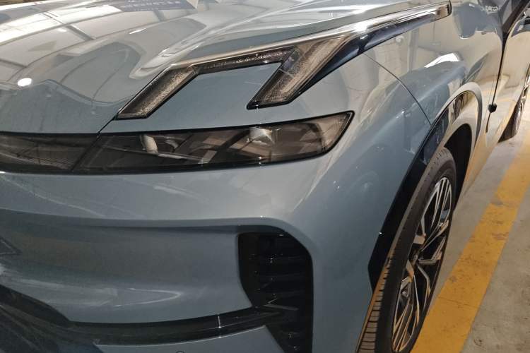 Used Lynk & Co 08 EM-P 2026 Model 210 Four-Wheel Drive Performance Ultra H7 Left Front Headlight