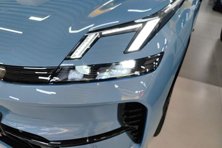 Used Lynk & Co 08 EM-P 2026 Model 210 Four-Wheel Drive Performance Ultra H7 Left Front Headlight