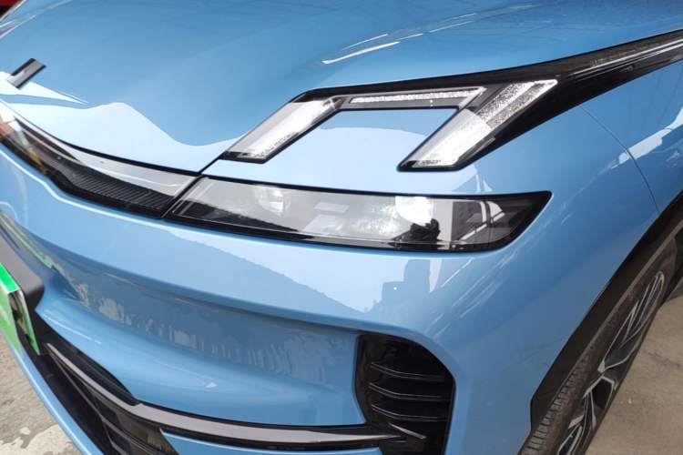 Used Lynk & Co 08 EM-P 2026 Model 210 Four-Wheel Drive Performance Ultra H7 Left Front Headlight
