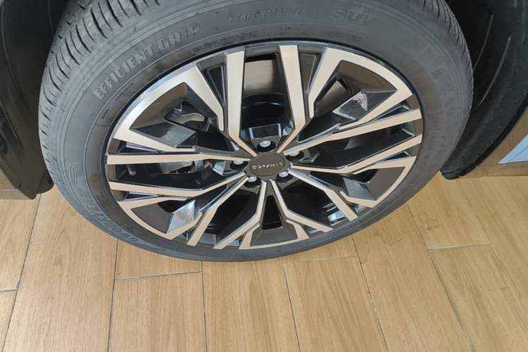 Used Lynk & Co 08 EM-P 2026 Model 210 Four-Wheel Drive Performance Ultra H7 Left Front Wheel Hub