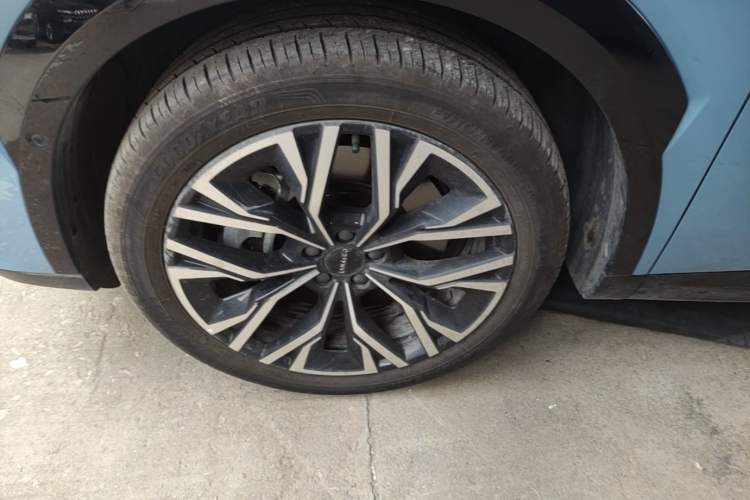 Used Lynk & Co 08 EM-P 2026 Model 210 Four-Wheel Drive Performance Ultra H7 Left Front Wheel Hub
