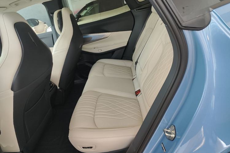 Used Lynk & Co 08 EM-P 2026 Model 210 Four-Wheel Drive Performance Ultra H7 Left Rear Seat