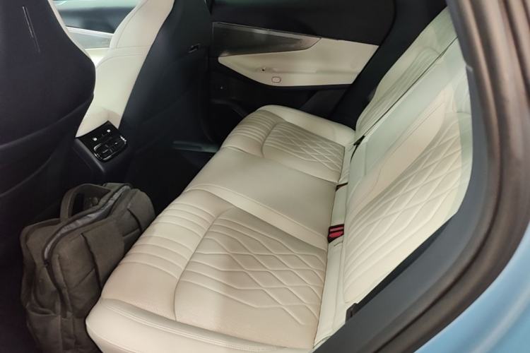 Used Lynk & Co 08 EM-P 2026 Model 210 Four-Wheel Drive Performance Ultra H7 Left Rear Seat