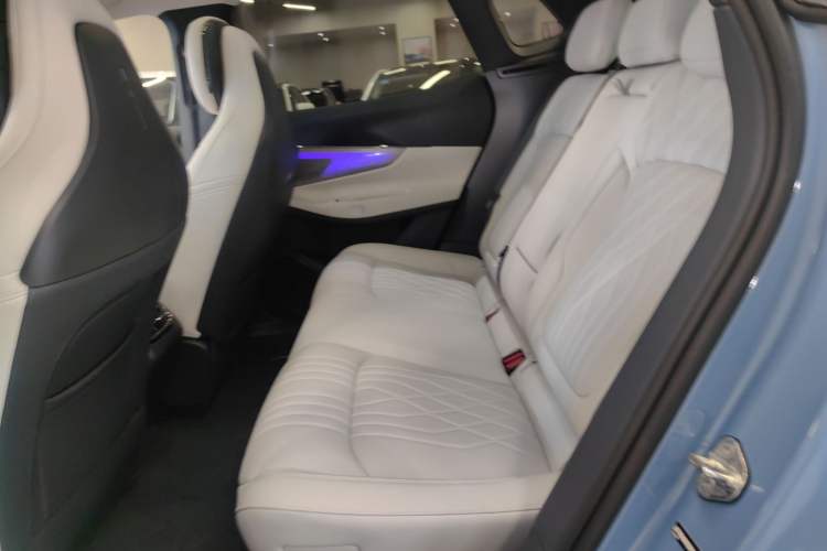 Used Lynk & Co 08 EM-P 2026 Model 210 Four-Wheel Drive Performance Ultra H7 Left Rear Seat