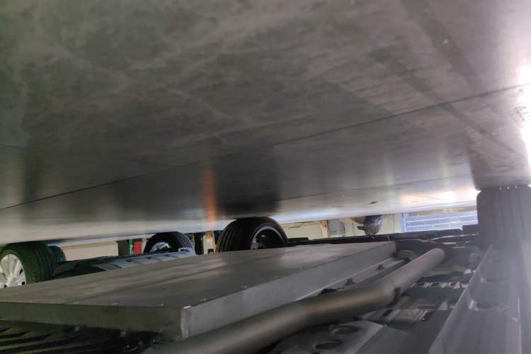 Used Lynk & Co 08 EM-P 2026 Model 210 Four-Wheel Drive Performance Ultra H7 Left Side Sill